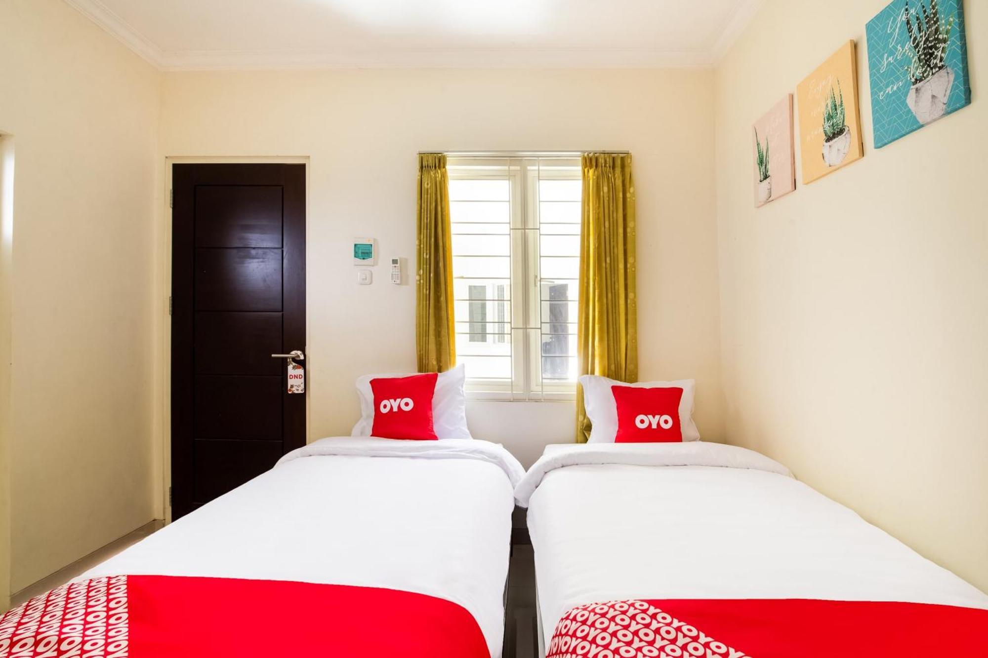 Hotel Oyo Life 3398 Griya Rm 19 Syariah Surabaya Exterior foto