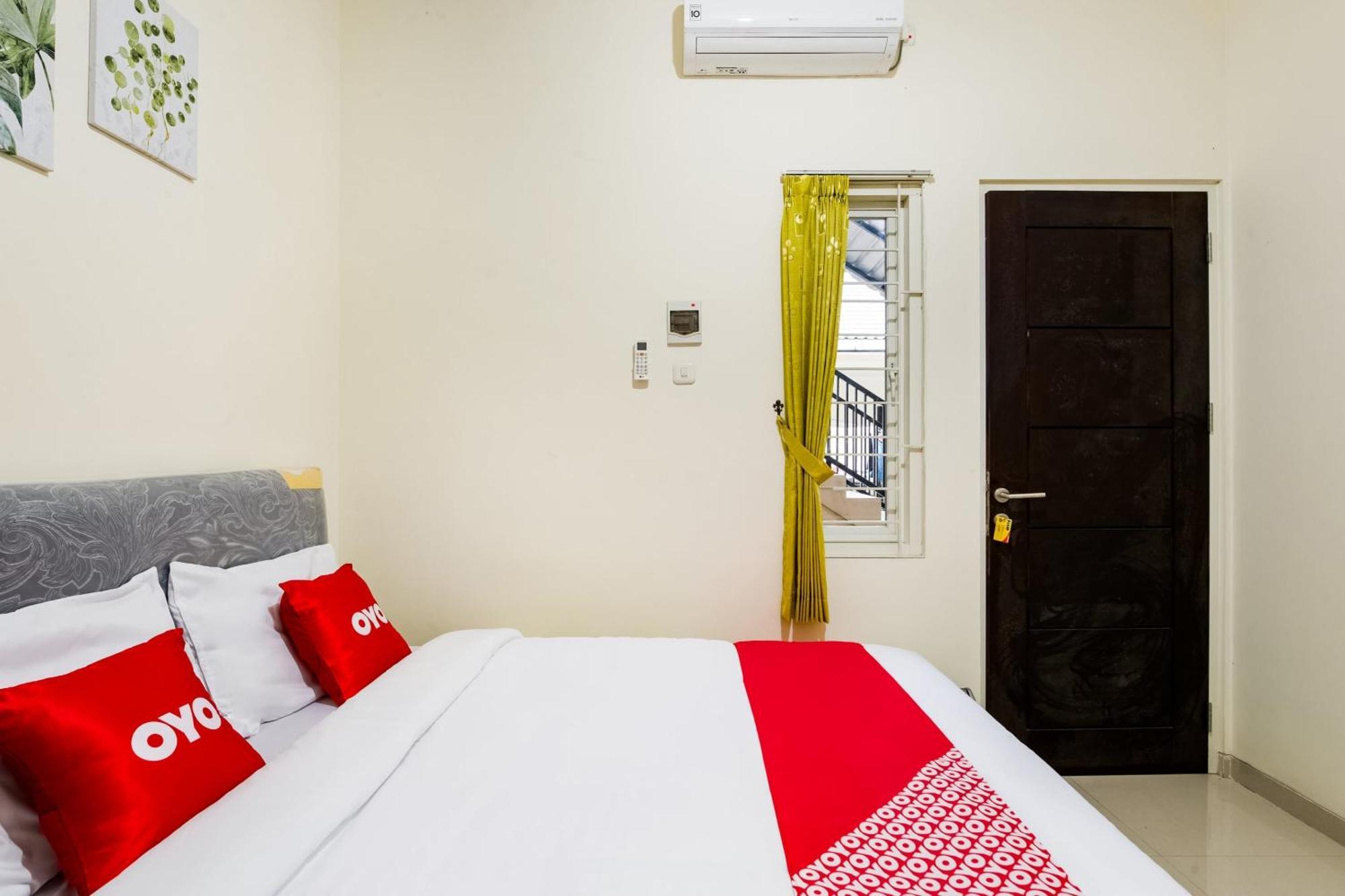 Hotel Oyo Life 3398 Griya Rm 19 Syariah Surabaya Exterior foto