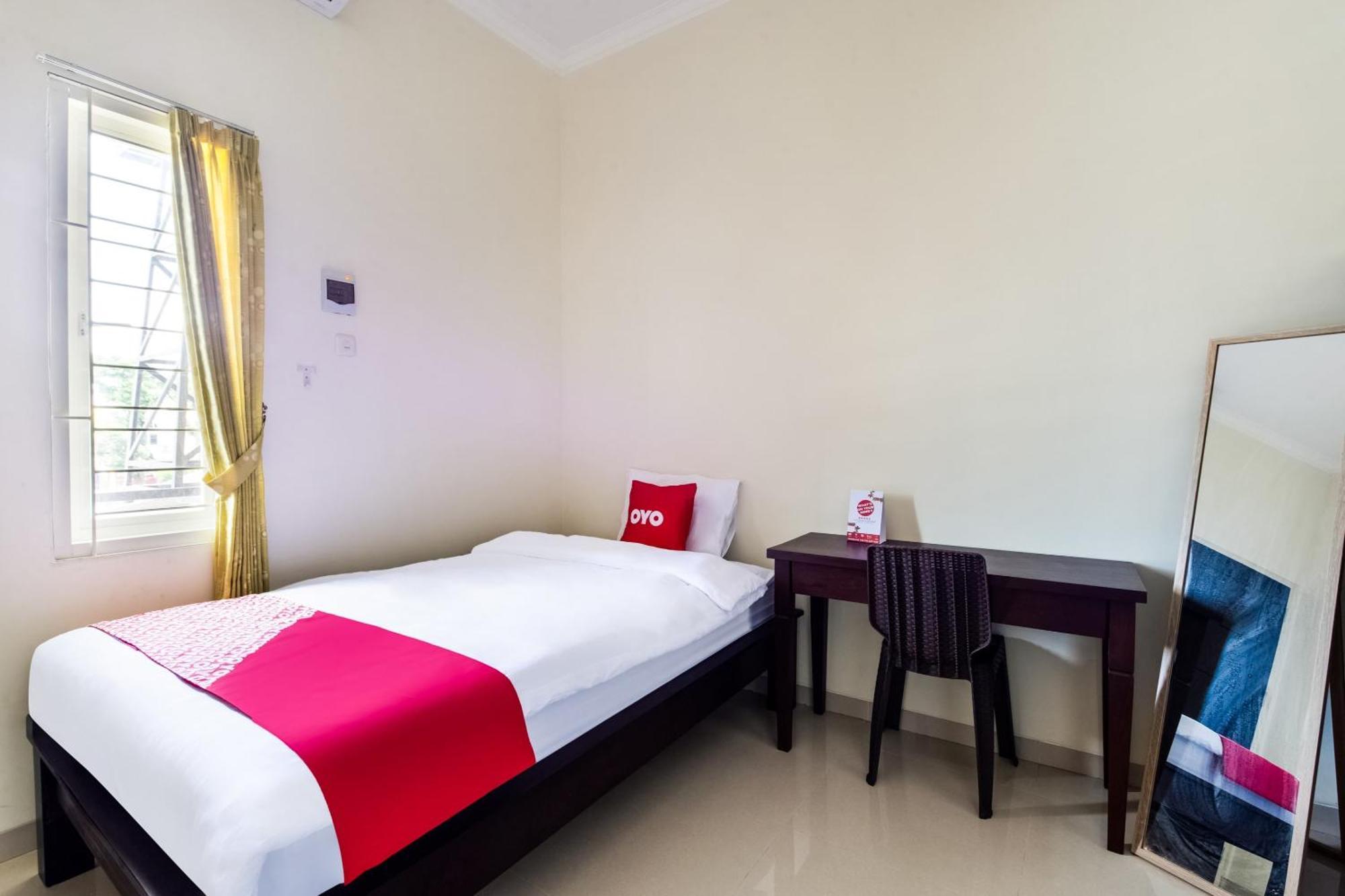 Hotel Oyo Life 3398 Griya Rm 19 Syariah Surabaya Exterior foto